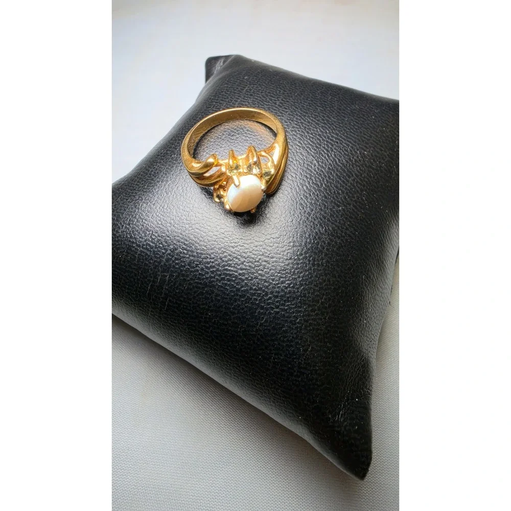 Gold Tone Faux Opal Ring Costume Jewelry Vintage Decorative Nice! Dane Craft Co.